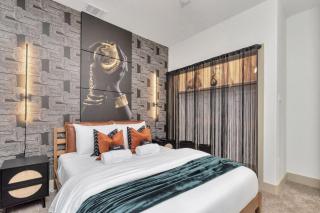 Themed Unit 4BD 3BA Near NRG HOU Med Center S - Houston - 1