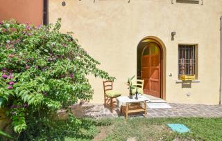 Gorgeous Apartment In Solferino - Solferino - 3