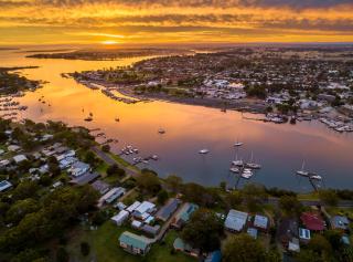 Luxe 3BR Waterfront Townhouse on the Esplanade - Paynesville - 4
