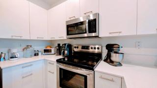 Cozy Room Near Beach & Airport - Breakfast - - 5