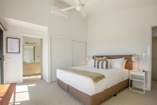 Luxe 3BR Waterfront Townhouse on the Esplanade - Paynesville - 3