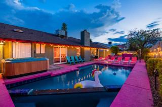 Barbie's Dreamworld Scottsdale Hot Tub&HomeTheater - 8
