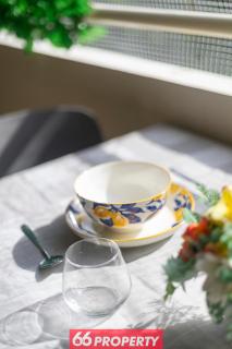 Spacious 2 Bedroom Apartment near Train Station - 10 Min to Old City - 4