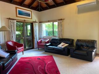 Karori park side villa - 2