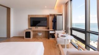 The Van Hotel - 7