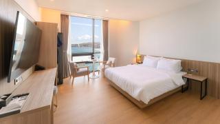 The Van Hotel - 1