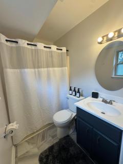 Cozy Meets Classy - Modern & Inviting - 6