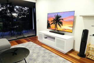 Hanlon Park Escape 250m to Stones Corner Village - Brisbane - 5