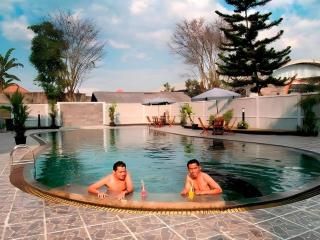 Enhaii Hotel - Bandung - 0