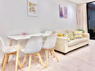 High-Floor 2BR Apartment Near Sky Tower Pool Gym - Auckland - 1