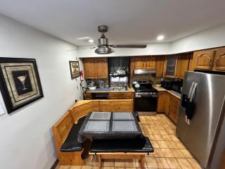 The Comfort Inn 6 guests up to 8 25 min from NYC - 7