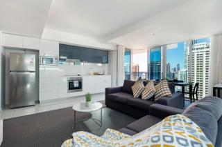 2 Bedroom Apartment at H'Residences - Ocean & City Views! - Gold Coast - 6