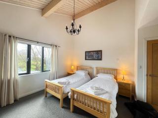 Ferry Cottage - 3