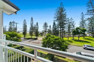 Kirra On The Beach Apartments Unit 304 - Gold Coast - 4