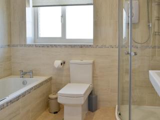 Amazing Cottage In Filey With 3 Bedrooms And Wifi - Filey - 2