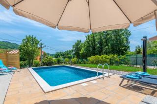 Villa Mini Villa, a romantic, new and compact house with pool - 3