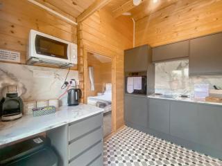 The Cabin - Trowbridge - 5