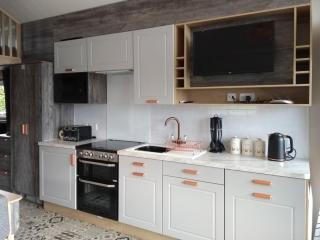 Lake Vyrnwy Luxury Pod - 4