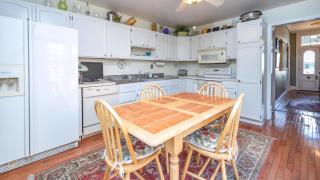 Lillys Butterscotch Cottage-5 Bdrm Wbonus Loft!! - 9