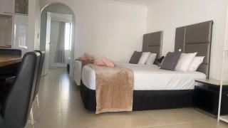 St tropez Surfers Paradise - 3