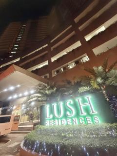 Relaxing 1BR condo with Pool and Balcony in Makati - 0