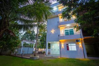 Azure Skies Luxury rooms and Apartments - Habaraduwa - 5