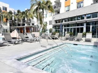 Villa Valencia - Free Disney Gift Card! - 3