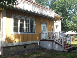 Unique 100 year old villa, central location - Karjaa - 2