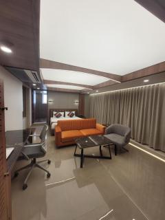 Hotel Shreeji Vatika, Airport Road - Surat - 6