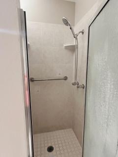 Spacious Lake Retreat for Families - 4