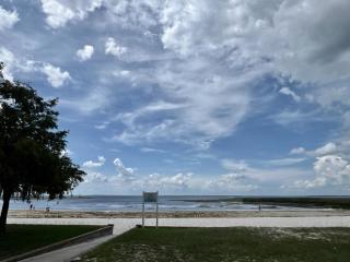 Spacious Lake Retreat for Families - 5