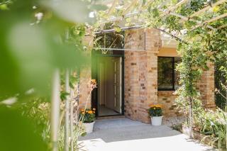 Mountain views, Indoor Fireplace, Pet friendly - Coolum Beach - 4