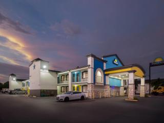Days Inn by Wyndham Houston East - Houston - 8