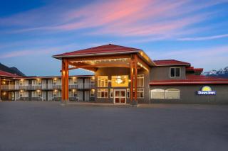 Days Inn by Wyndham Golden - Golden - 9