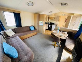 Great 8 Berth Caravan With Unlimited Wi-Fi At Seawick Holiday Park, Ref 27213Sw - Clacton-on-Sea - 9