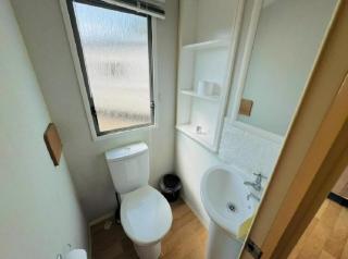 Great 8 Berth Caravan With Unlimited Wi-Fi At Seawick Holiday Park, Ref 27213Sw - Clacton-on-Sea - 3