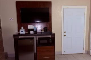 Travelodge by Wyndham Jackson I-40 Exit 82 - 1