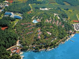 Relaxing Family Apartment Near Porec - Poreč - 3