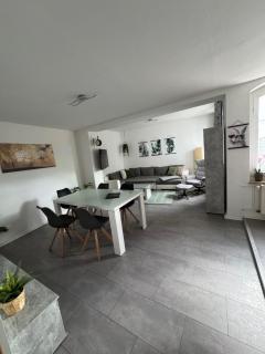 Große moderne Ferienwohnung, ruhige Innenstadtlage - Kassel - 9
