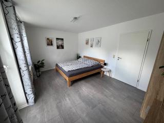 Große moderne Ferienwohnung, ruhige Innenstadtlage - Kassel - 4