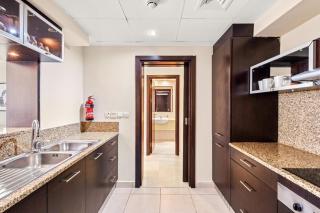 Elegant 1-Bedroom Apartment in Dubai Marina - 3