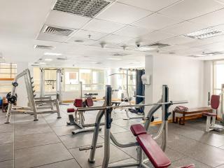 Elegant 1-Bedroom Apartment in Dubai Marina - 2