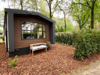 Charming Chalet on Park with Swimming Pool - Cozy Getaway - Hoenderloo - 0