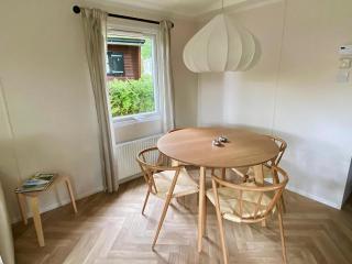 Charming Chalet on Park with Swimming Pool - Cozy Getaway - Hoenderloo - 6