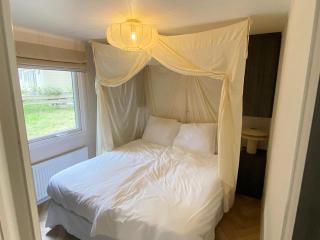 Charming Chalet on Park with Swimming Pool - Cozy Getaway - Hoenderloo - 1