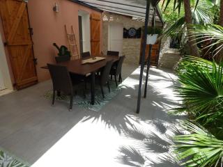 Villa climatisée avec jardin, BBQ, piscine et parking - 3