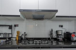 beautifully furnished two bedroom with scenic city views , swimming pool, equipped gym ample parking and child playground - Nairobi - 6