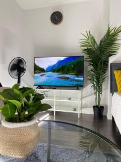 Sunny 2 Bedroom Unit in Walkable East Vancouver - Vancouver - 2