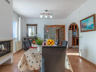 Casa de Vacaciones con Piscina, Jardín, A.A, Barbacoa, Wifi y Parking, Cerca de la Playa - ES-89-78 - Sant Pere Pescador - 2
