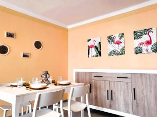 Apartamento en Roses, 2ª línea de playa, con terraza, WIFI y parking comunitario - ES-258-31 - 0